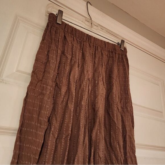 Donna Jessica stretchy brown textured pants - Picture 2 of 4